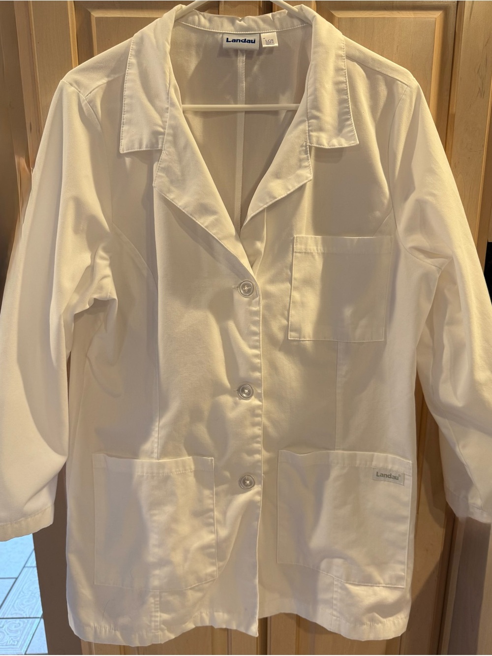 Landau White Women's Lab Coat sz L Excellent condition